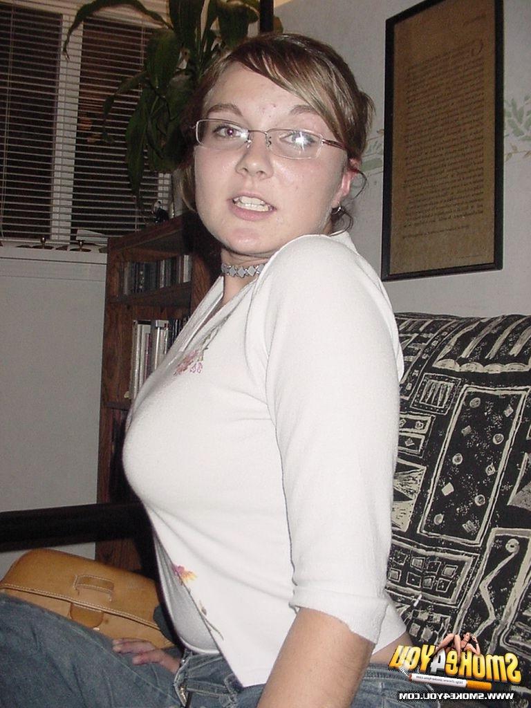 16P Shy Bianca stops by  for a smoke and to tease the camera
