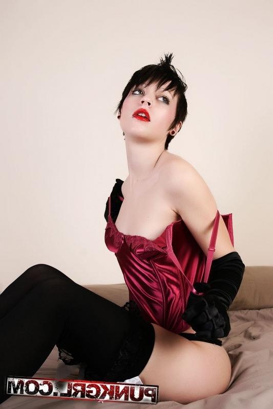 12P tiny punk rock chick exposing her soft skin