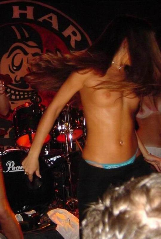 20P Drunk coeds showing boobs in public