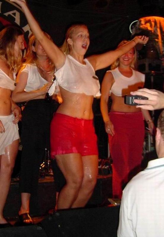 20P Drunk coeds showing boobs in public