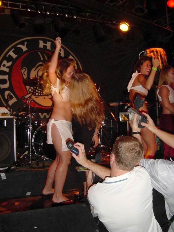 20P Drunk coeds showing boobs in public