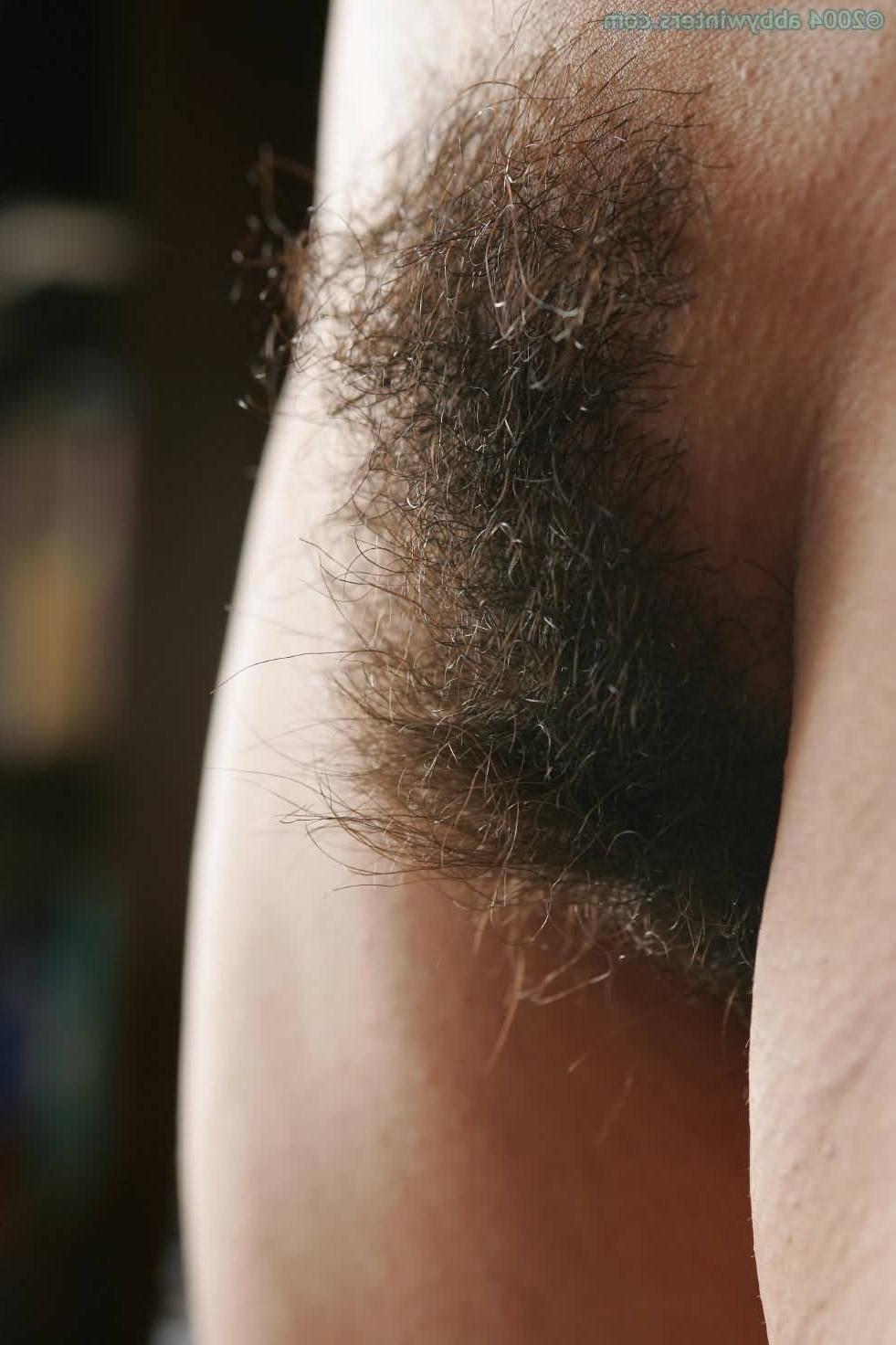 15P Thick muff on this hairy Aussie amateur