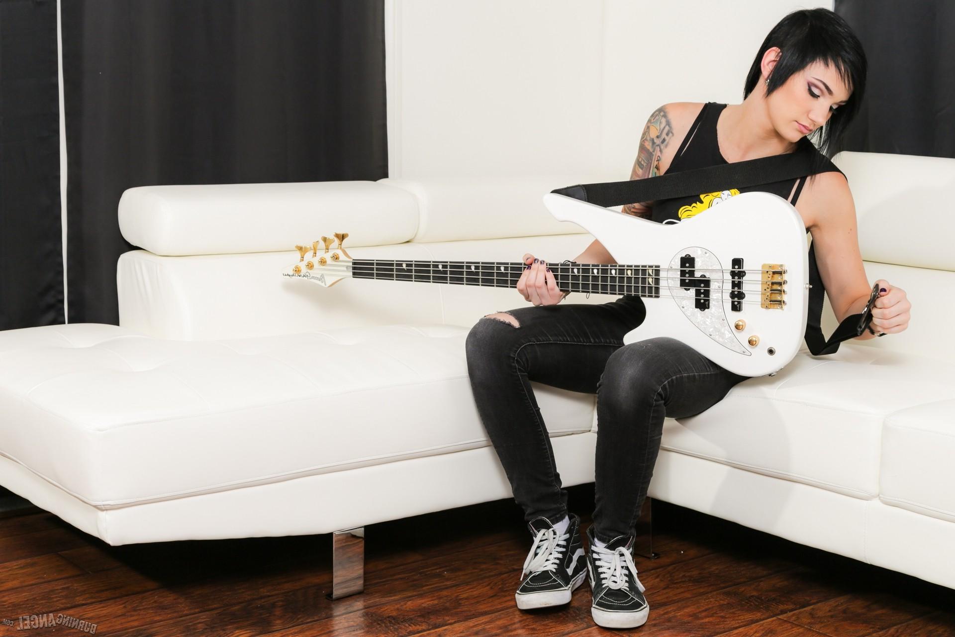 15P Sexu punk girl