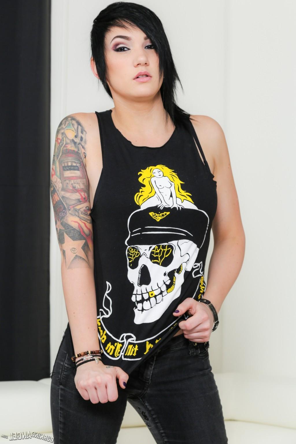 15P Sexu punk girl