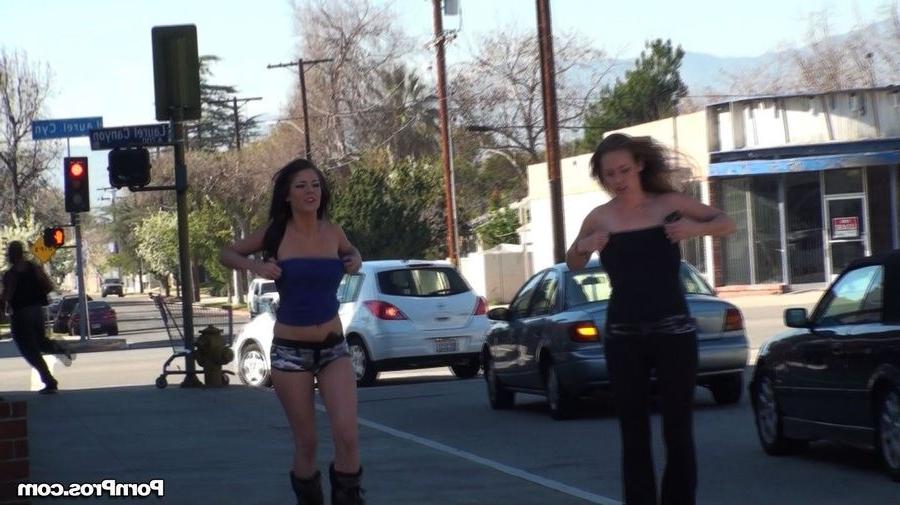12P Two amateur babes get sharked in public by a guy