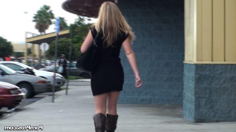 12P Guy stalking a babe in public and lifts her skirt