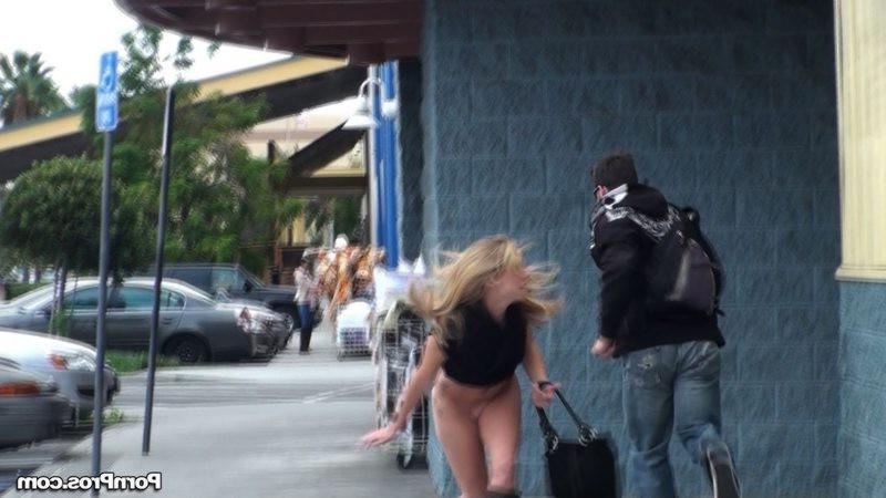 12P Guy stalking a babe in public and lifts her skirt