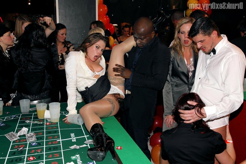 19P Cock addicted european ladies at monster orgy in a casino