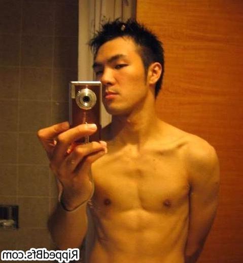 10P Great bodied muscular guys poses and teases on the camera