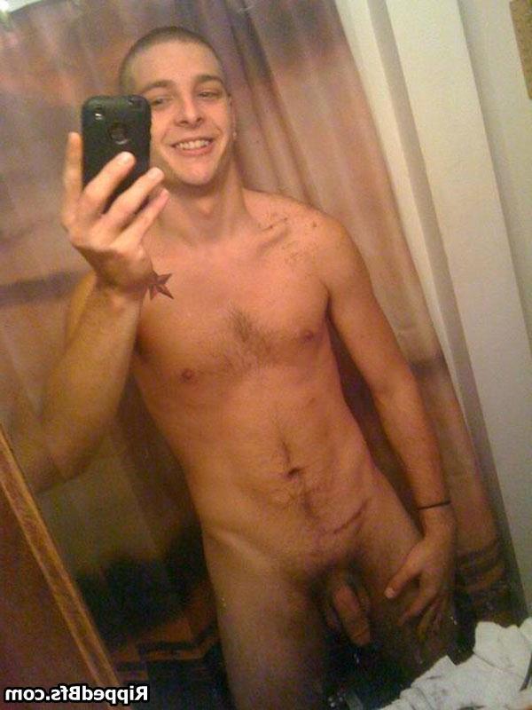 10P Handsome bfs with great muscular bodies showing it all