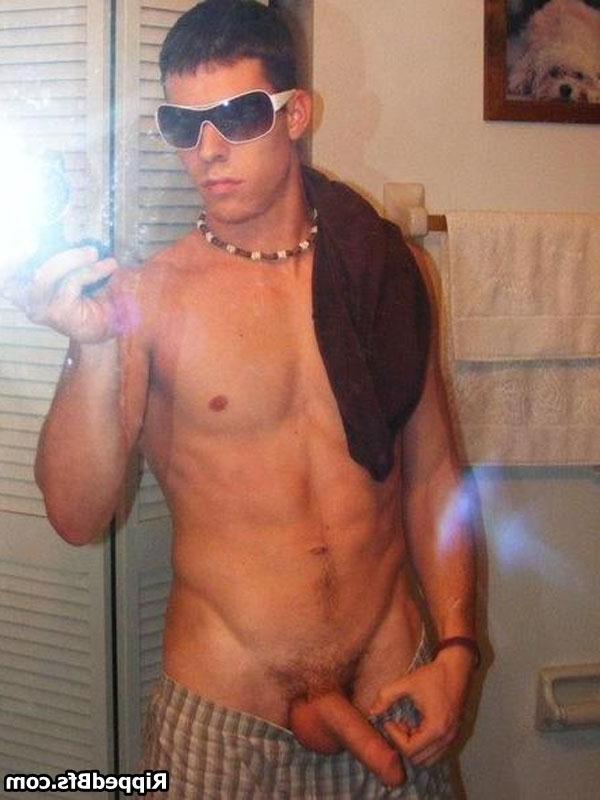 10P Handsome bfs with great muscular bodies showing it all