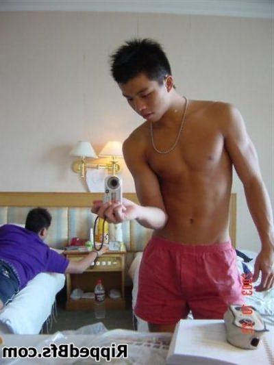 10P Guys teases on camera with their mascular body and big cock