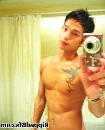 10P Guys teases on camera with their mascular body and big cock