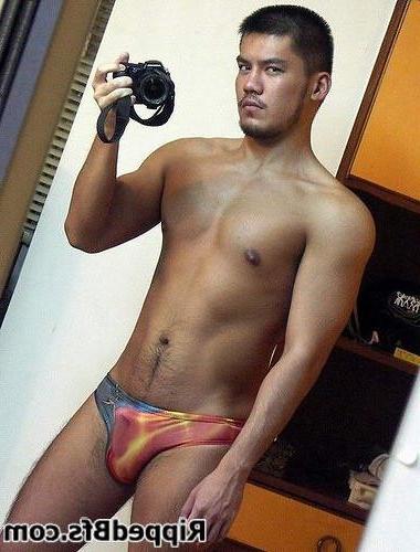10P Guys teases on camera with their mascular body and big cock