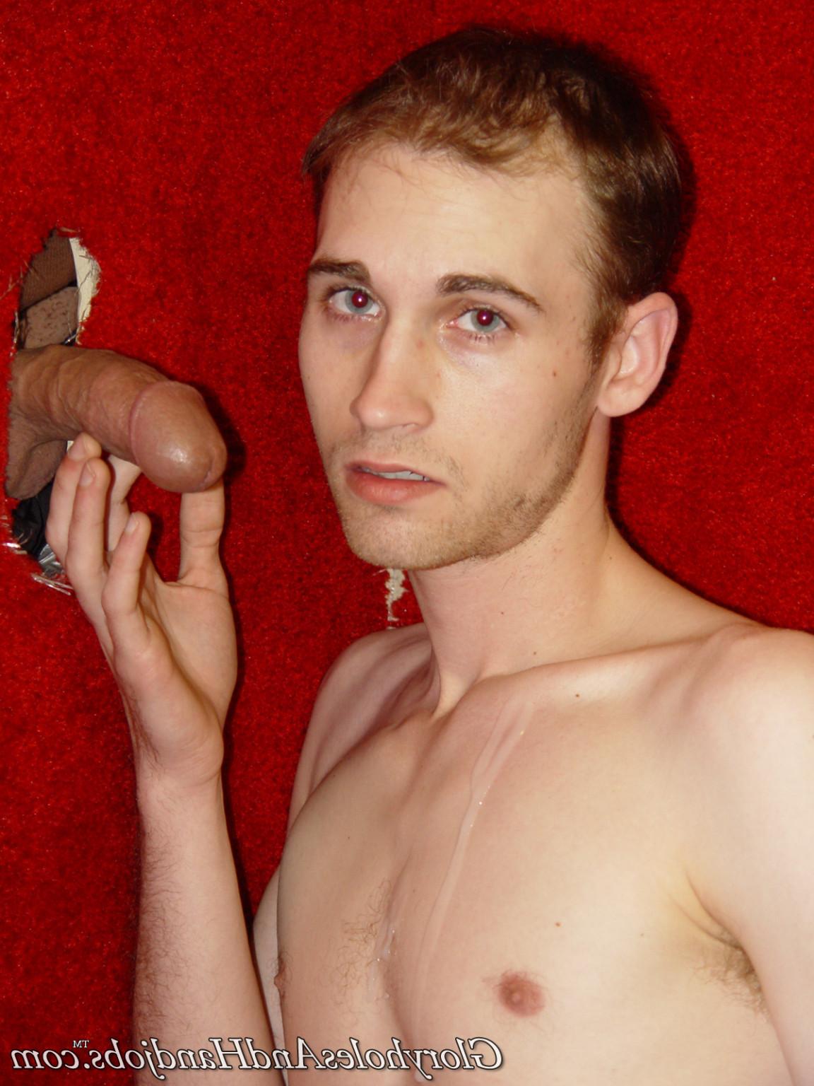 15P Horny guy sucking strong dick in gay gloryhole action