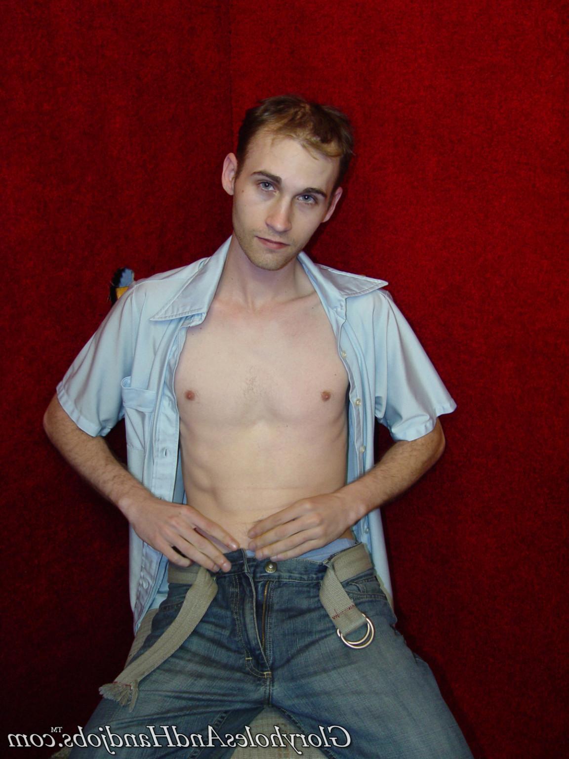15P Horny guy sucking strong dick in gay gloryhole action