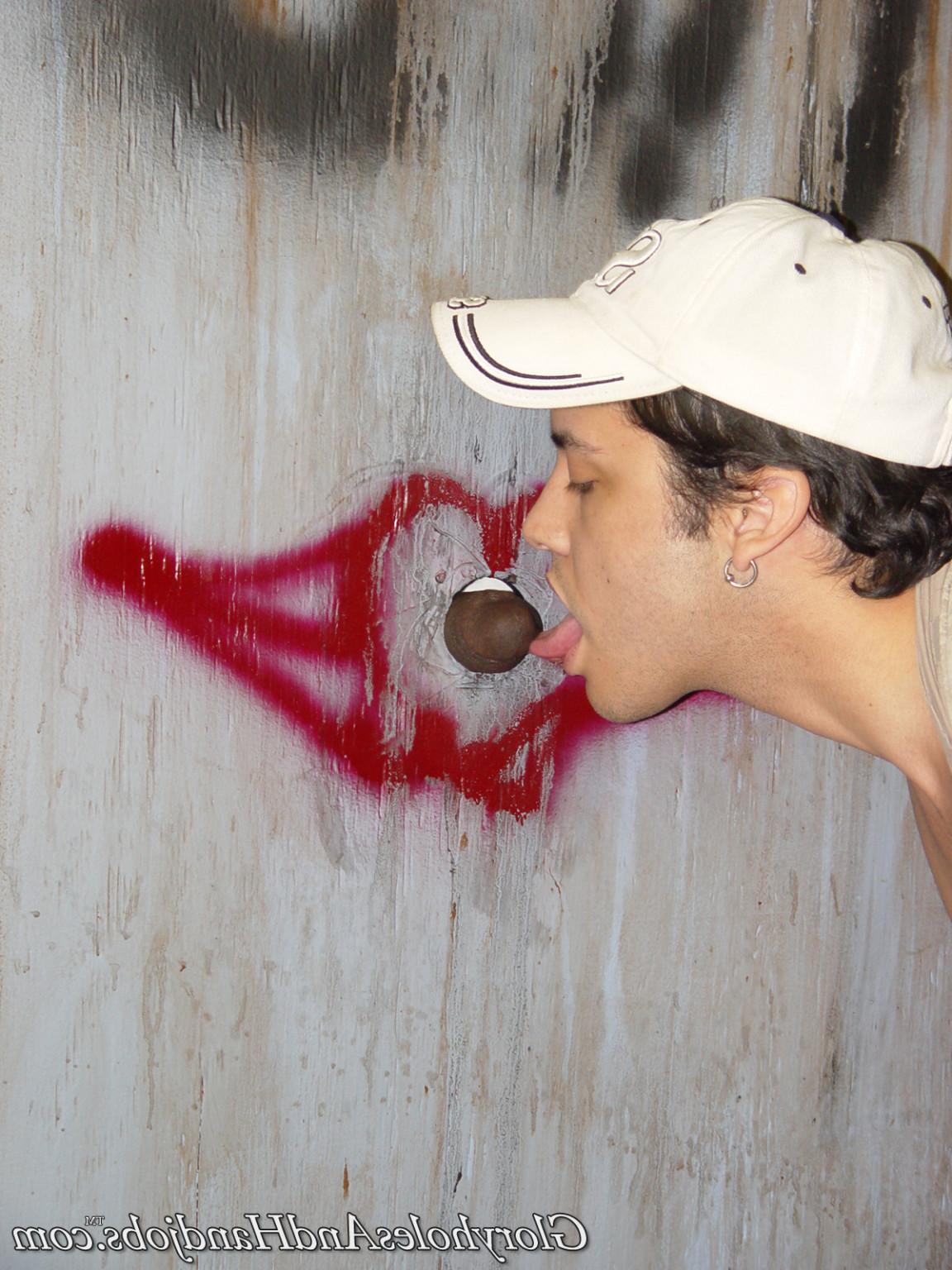 15P Horny guy sucking strong dick in gay gloryhole action