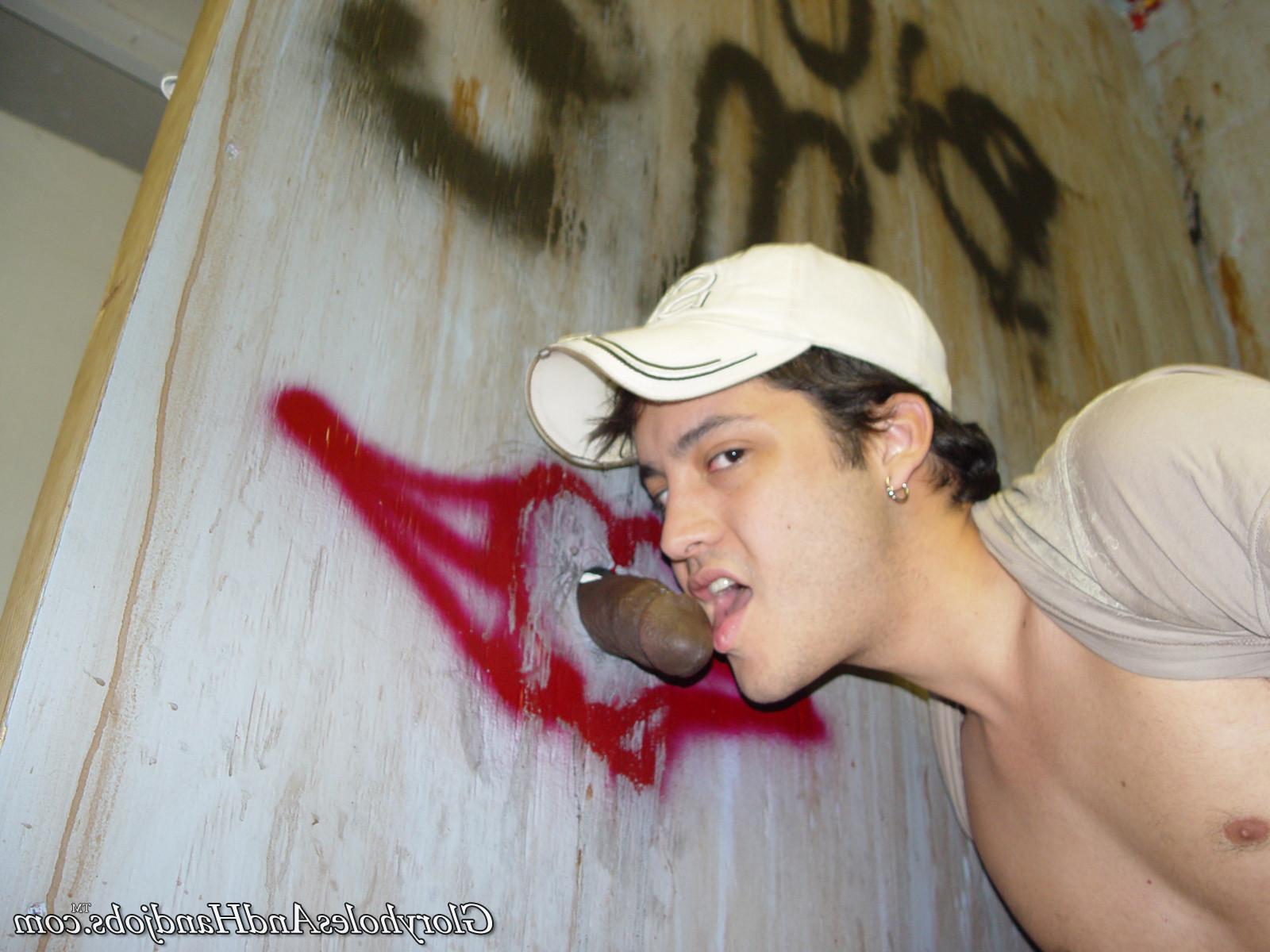 15P Horny guy sucking strong dick in gay gloryhole action