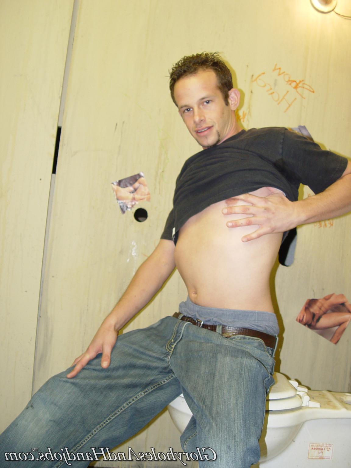 15P Horny guy sucking strong dick in gay gloryhole action