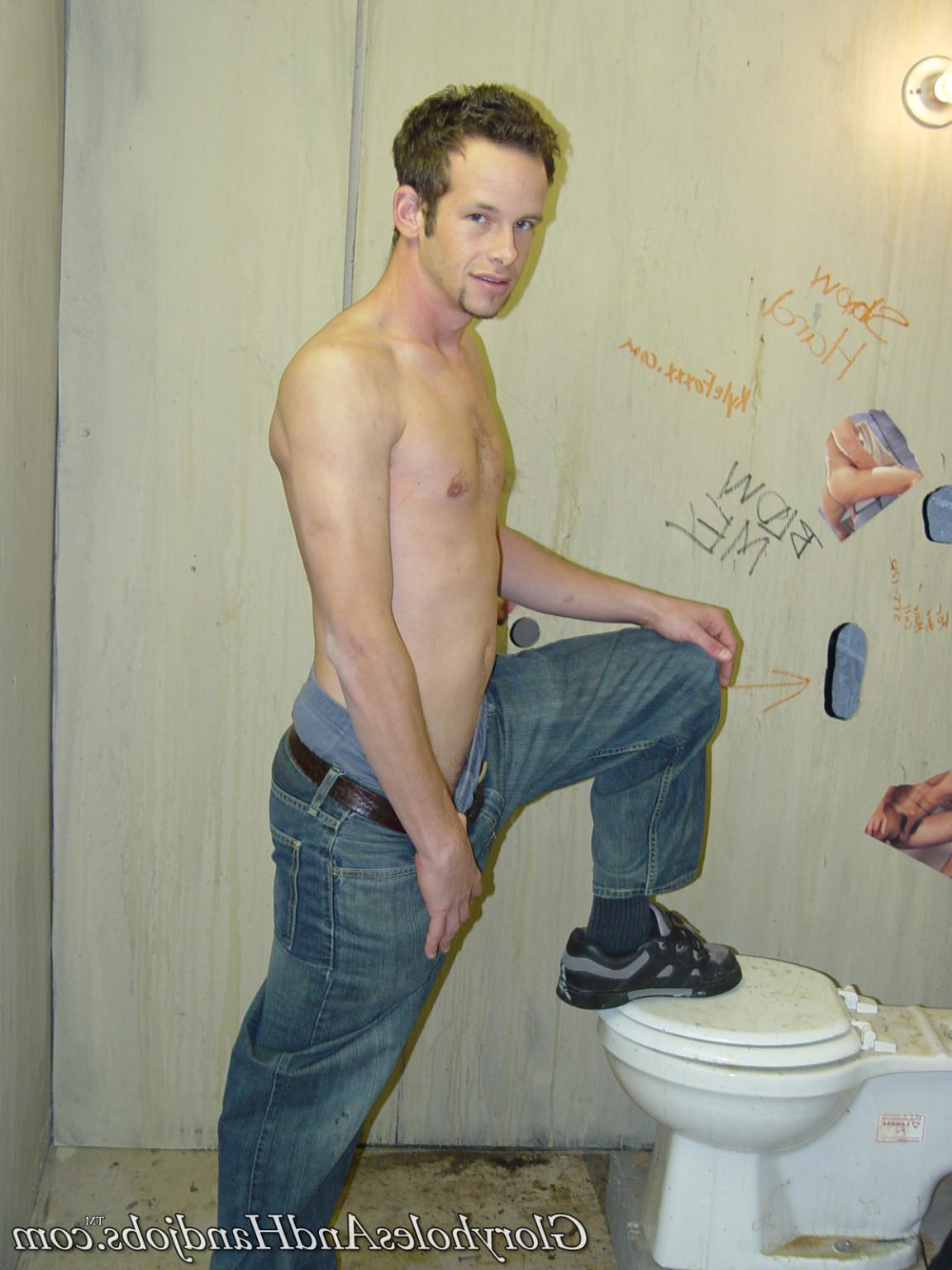 15P Horny guy sucking strong dick in gay gloryhole action