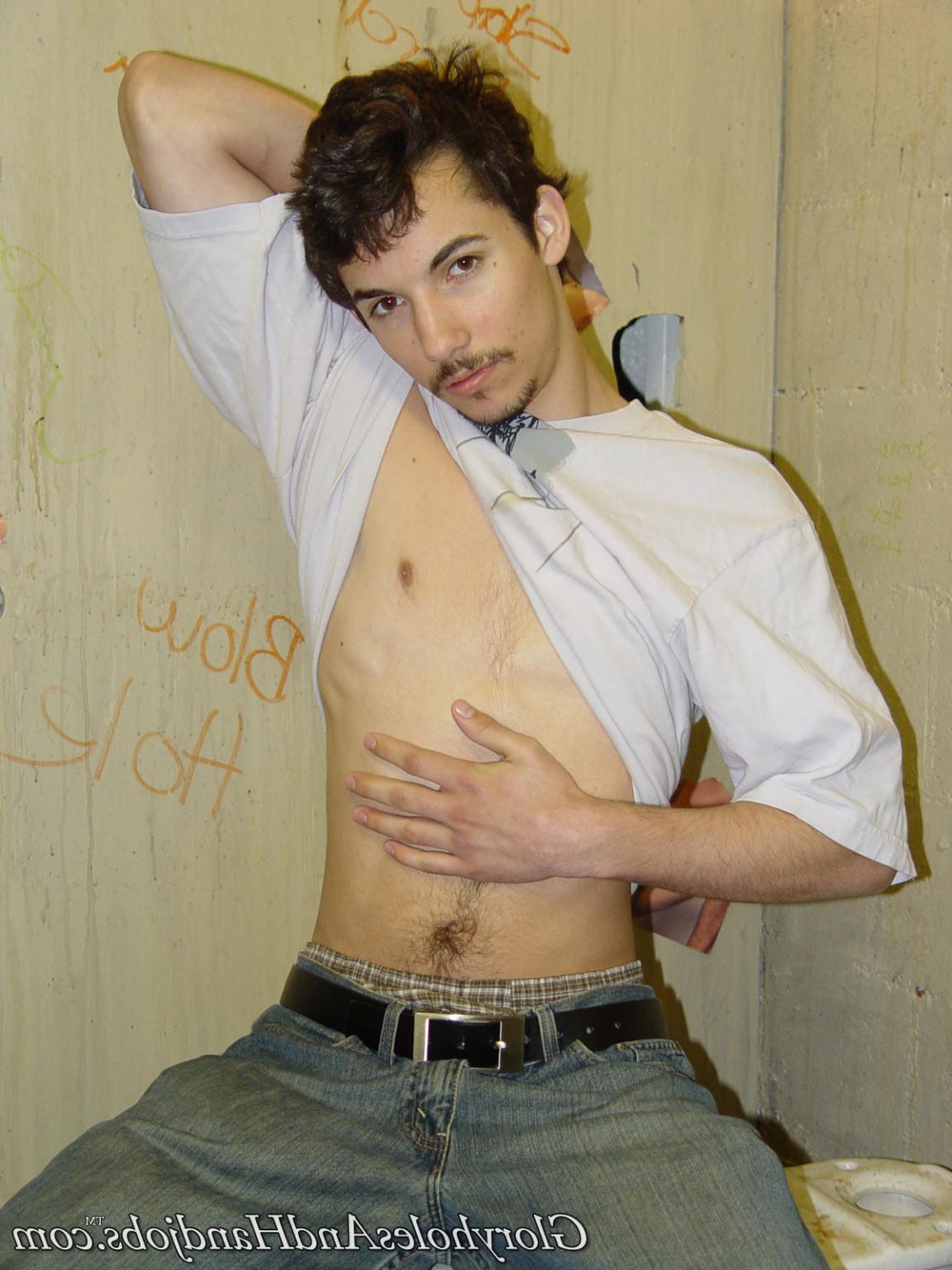 15P Horny guy sucking strong dick in gay gloryhole action