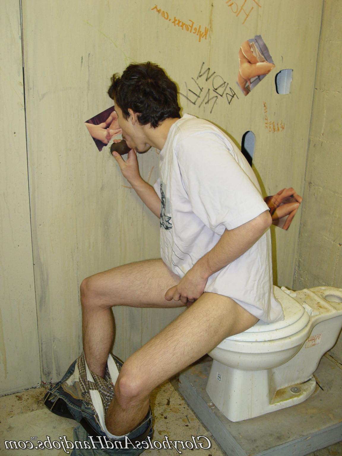 15P Horny guy sucking strong dick in gay gloryhole action