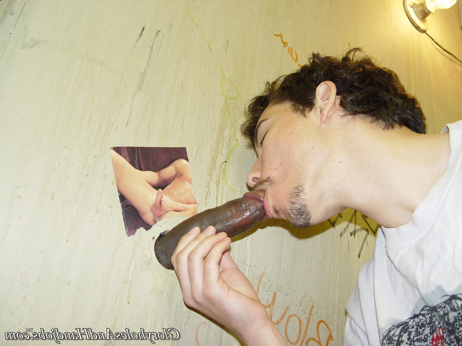 15P Horny guy sucking strong dick in gay gloryhole action