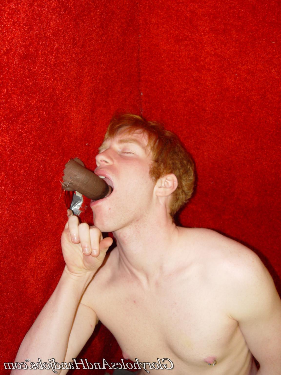 15P Horny guy sucking strong dick in gay gloryhole action