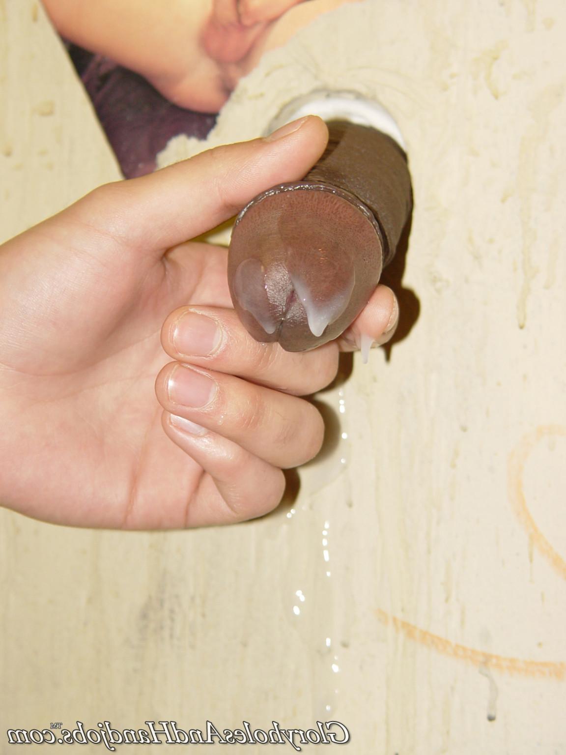 15P Horny guy sucking strong dick in gay gloryhole action