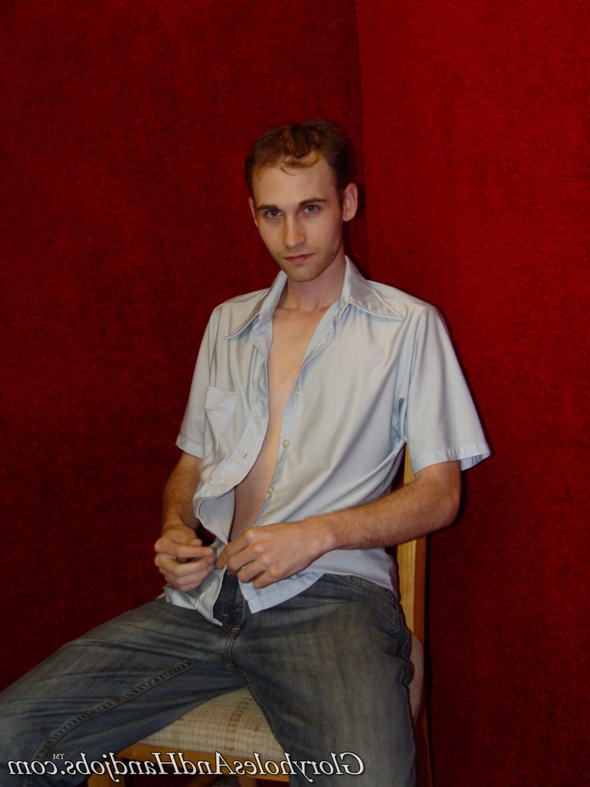 15P Horny guy sucking strong dick in gay gloryhole action