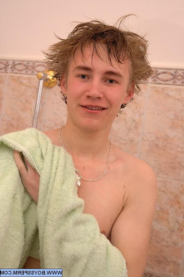 16P Naughty twink sex and crazy cum play!