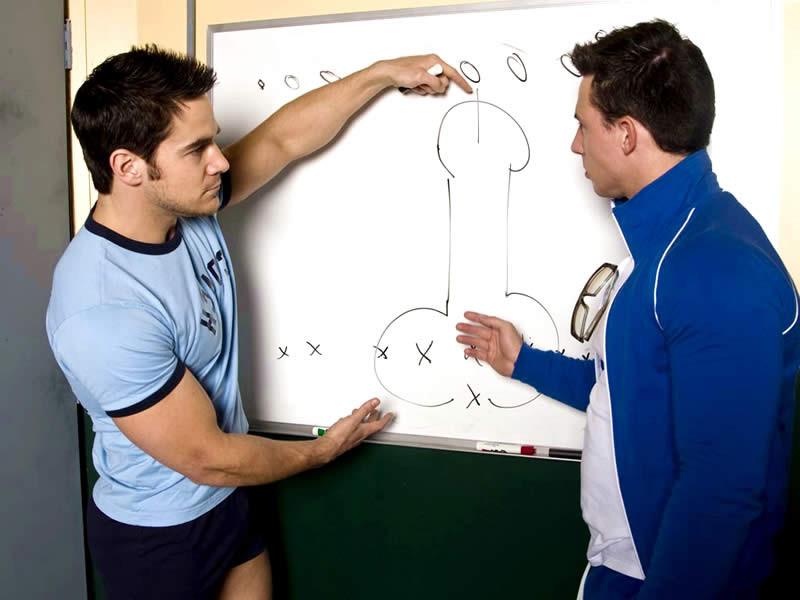 15P Two hunky coaches enjoying a muscular jock