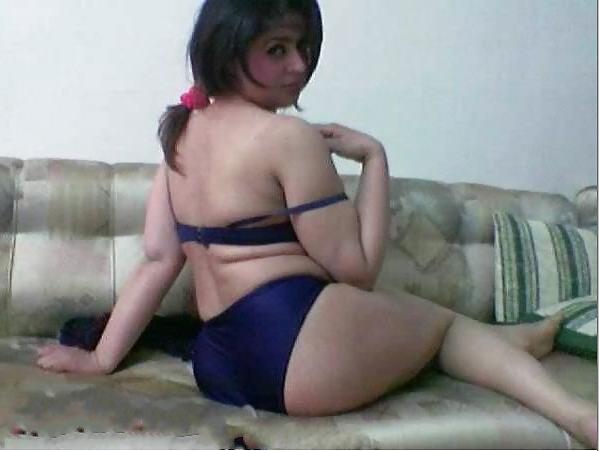 9P Covered arab mom
