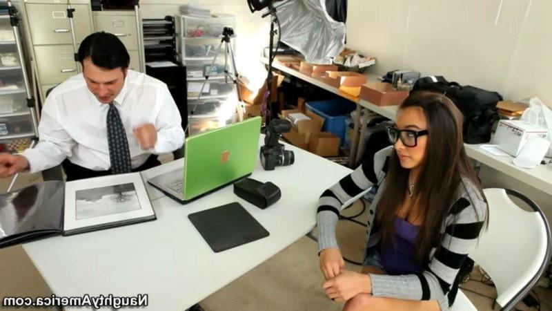 16P Nerdy Arial Rose wears her big glasses during sex