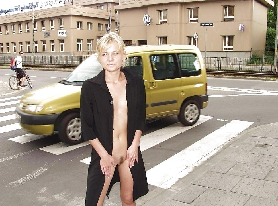 25P REALLY HOT GIRLS IN PUBLIC 12