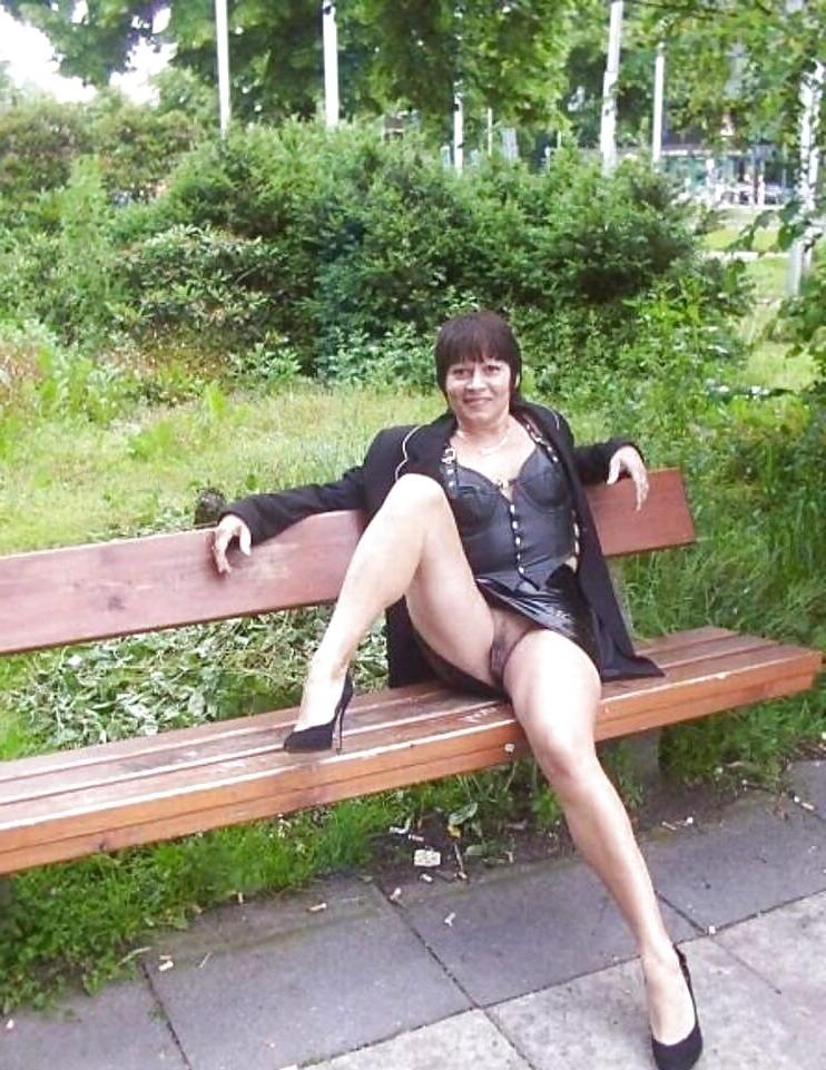 25P REALLY HOT GIRLS IN PUBLIC 12