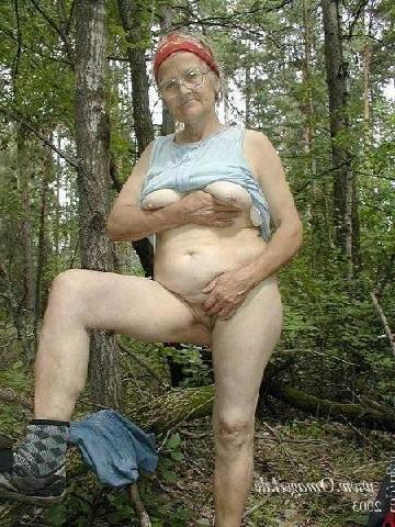 16P grannies like wine