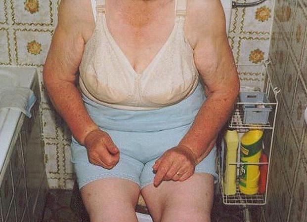 18P kinky older amateur grannies poser