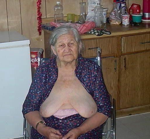 18P kinky older amateur grannies poser