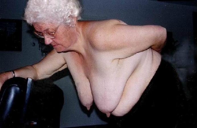 18P kinky older amateur grannies poser