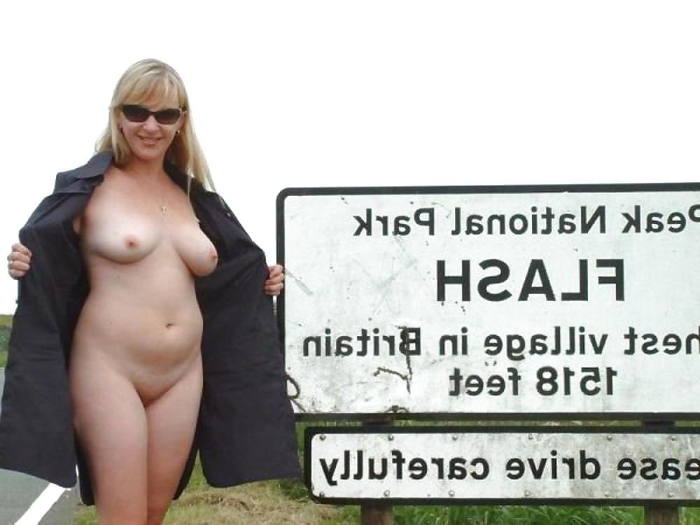 24P REALLY HOT GIRLS IN PUBLIC 02