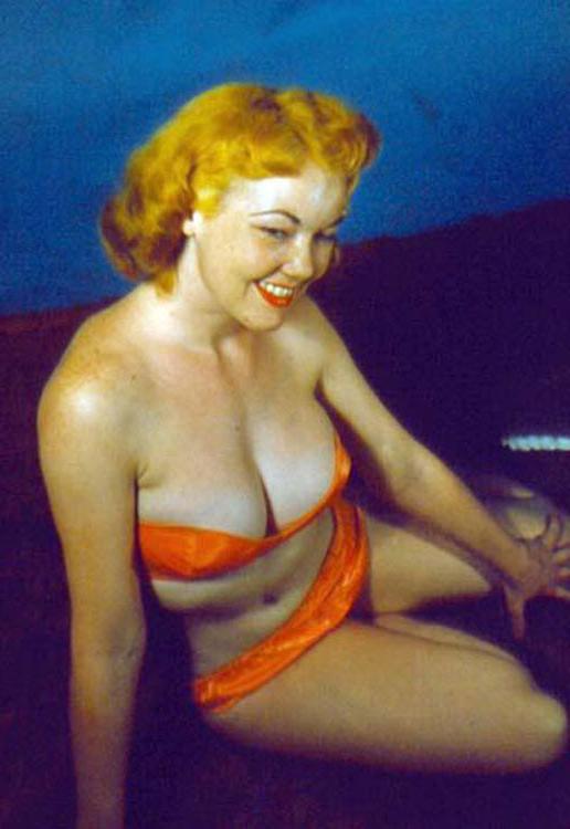 16P Horny classic cuties posing naked in the sixties