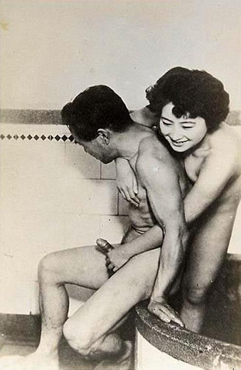 16P Horny classic cuties posing naked in the sixties