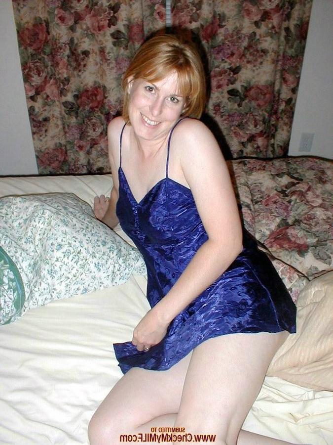 15P Mature amateur girlfriend posing