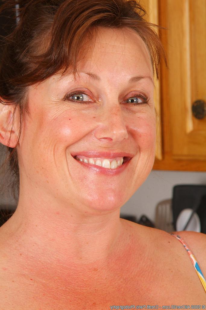 15P hairy pussy mature housewife pours coffee in the kitchen