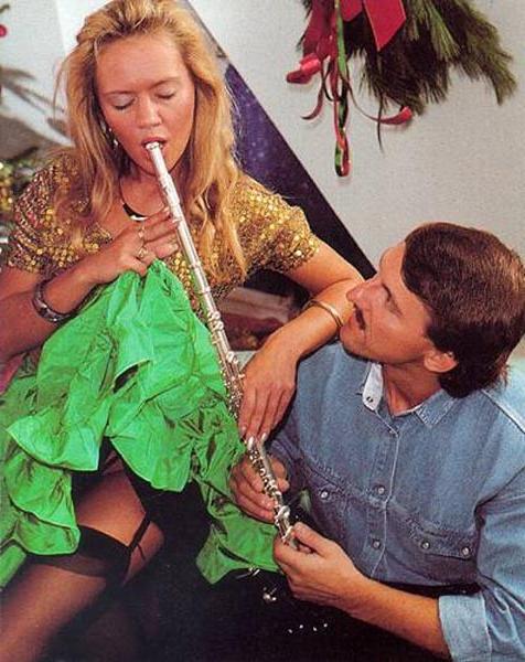 16P Two retro ladies fucked during the music lessons