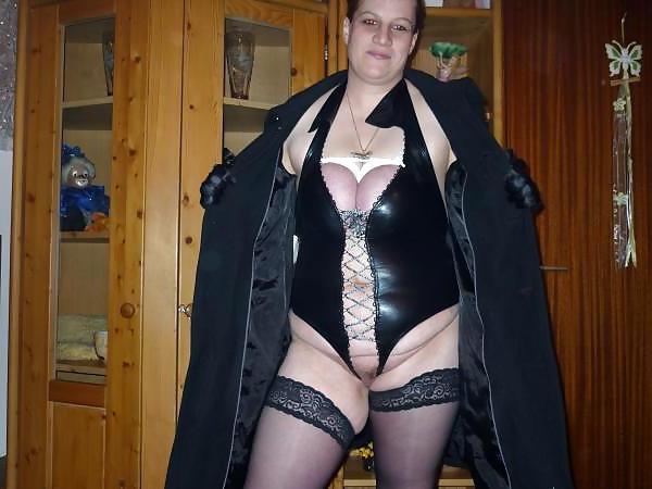 25P Natural Born Sub Slut Melli  Vol1