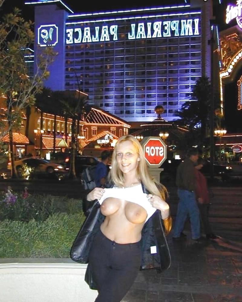 25P REALLY HOT GIRLS IN PUBLIC 13