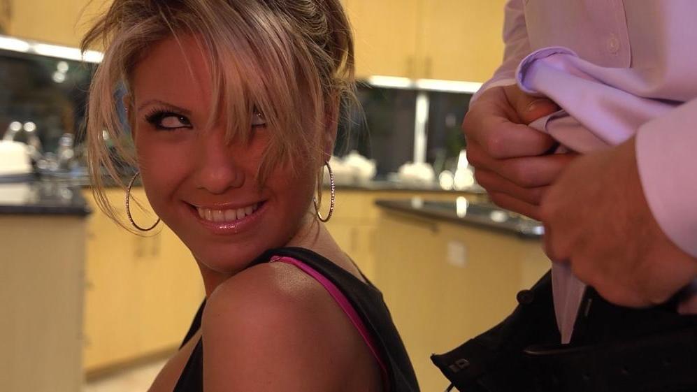 15P Broke blonde milf getting banged for money