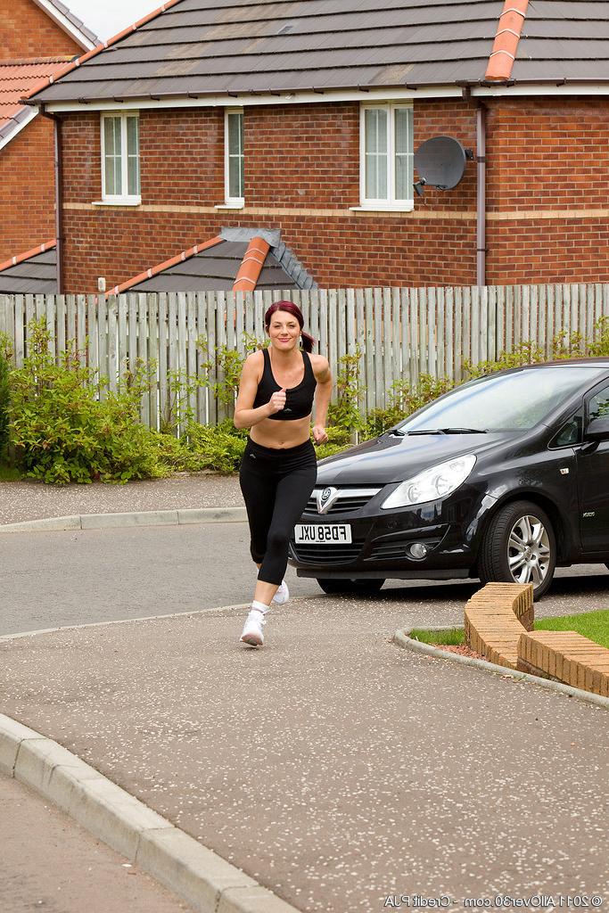 15P 38 year old Sofia stretches more than her muscles after her run|Sofia|Jan 11th, 